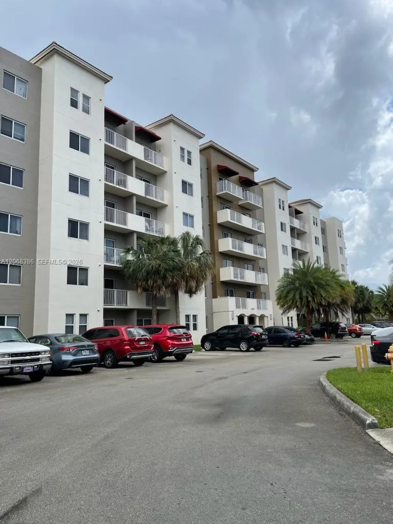 11060 SW 196th St #511 Cutler Bay, FL 33157