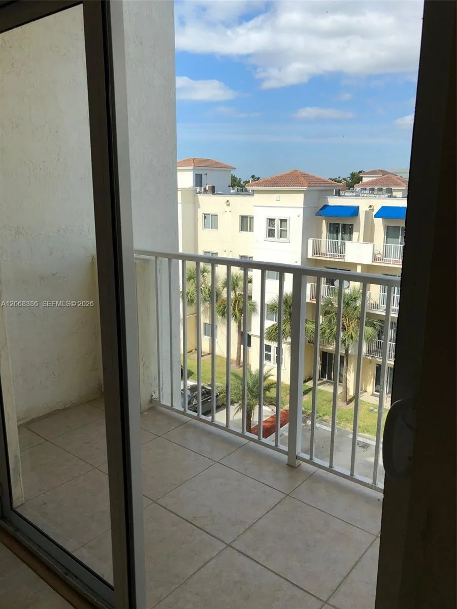 11060 SW 196th St #511 Cutler Bay, FL 33157