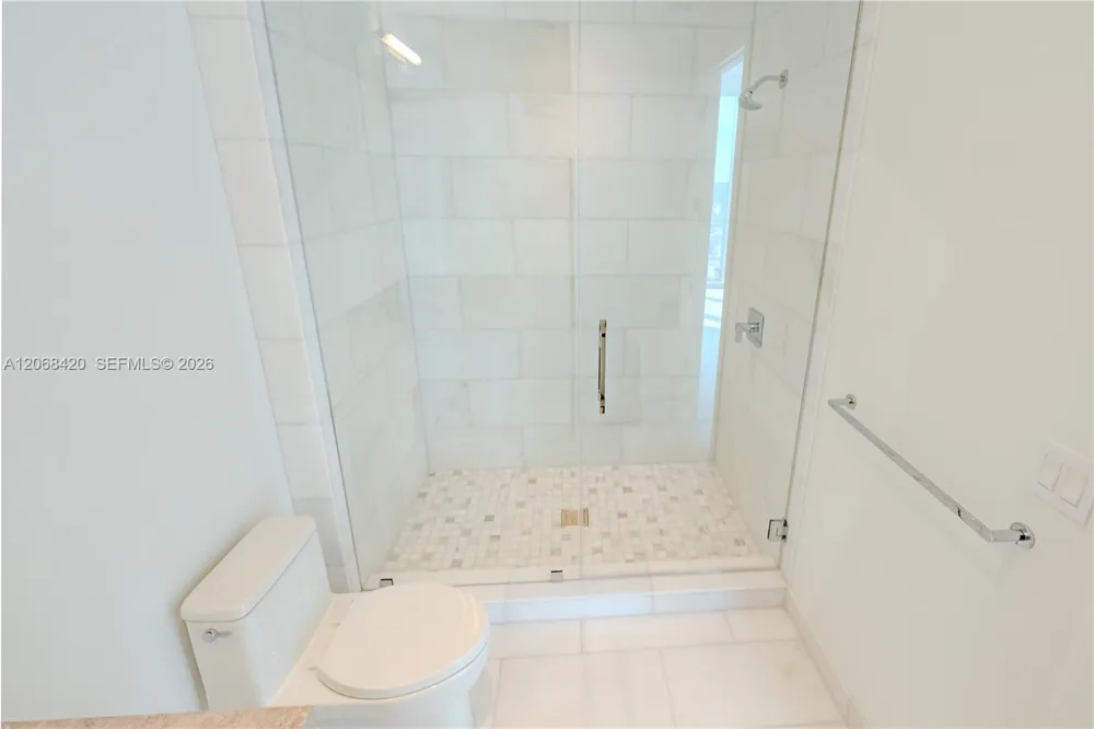 175 SE 25th Rd #1002 Miami, FL 33129