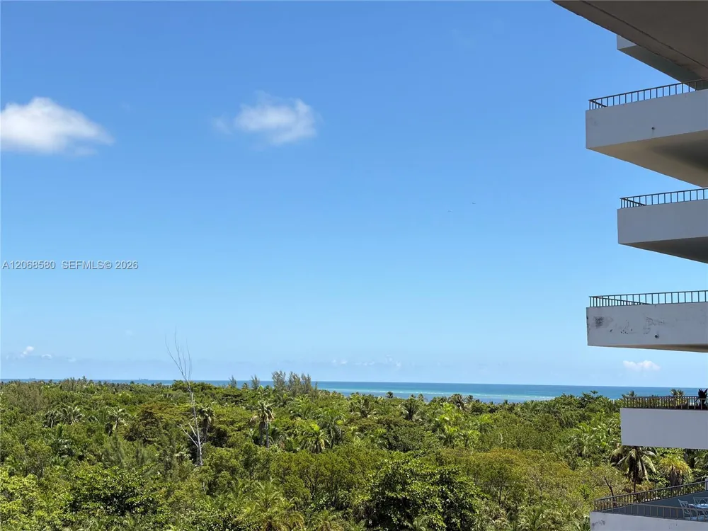 155 Ocean Lane Dr #702 Key Biscayne, FL 33149
