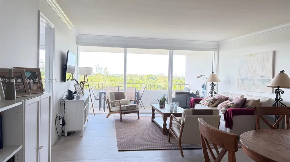155 Ocean Lane Dr #702 Key Biscayne, FL 33149