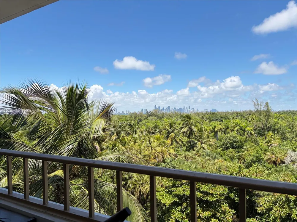 155 Ocean Lane Dr #702 Key Biscayne, FL 33149