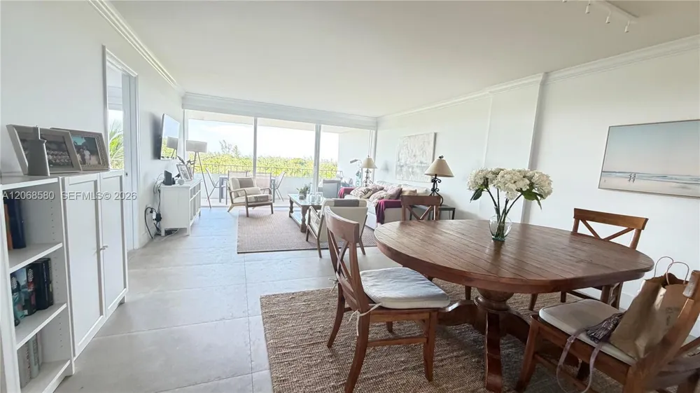 155 Ocean Lane Dr #702 Key Biscayne, FL 33149