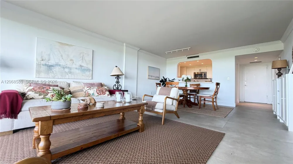 155 Ocean Lane Dr #702 Key Biscayne, FL 33149