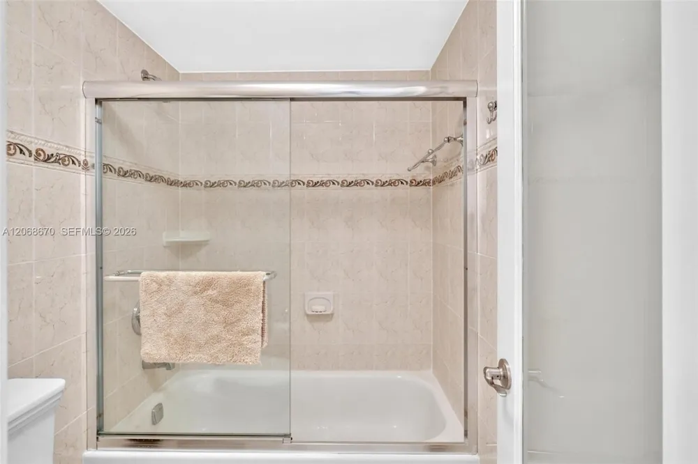 9273 Collins Ave #308 Surfside, FL 33154