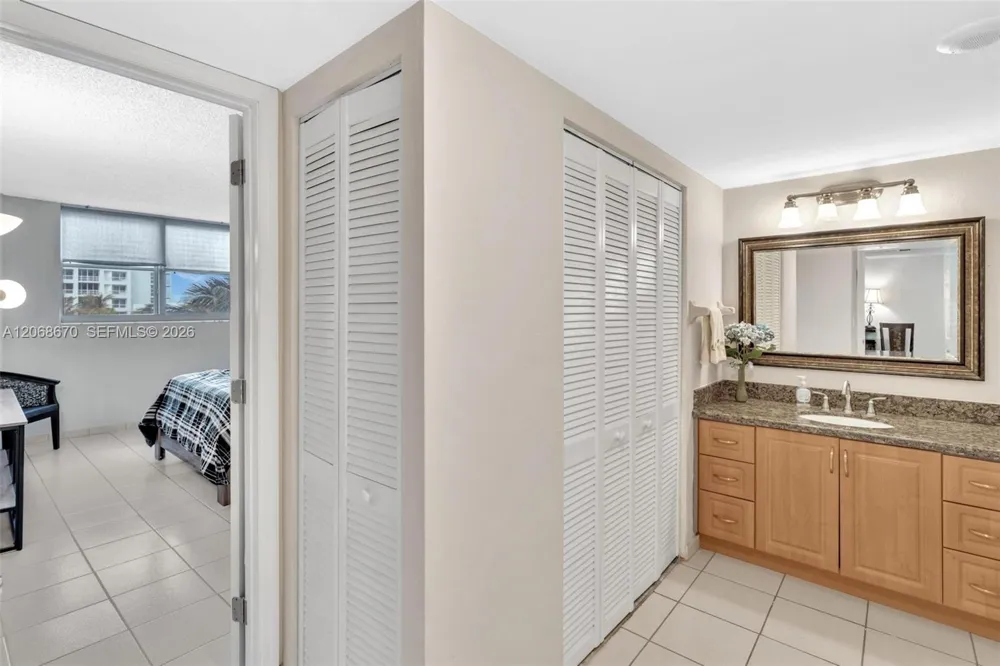 9273 Collins Ave #308 Surfside, FL 33154