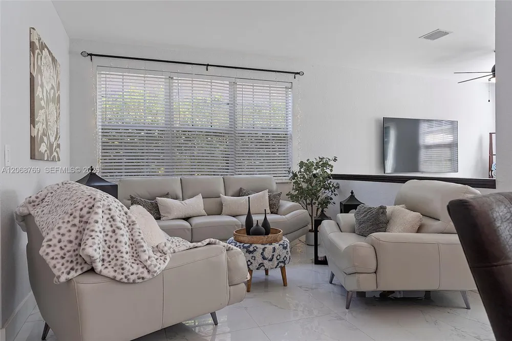 3850 NW 90th Way Sunrise, FL 33351