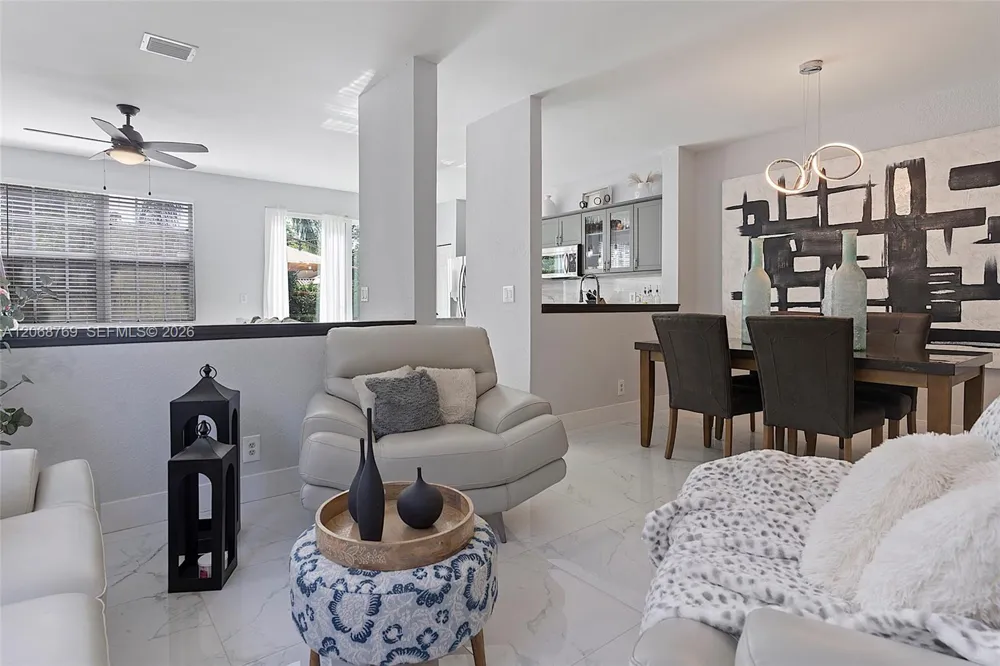 3850 NW 90th Way Sunrise, FL 33351