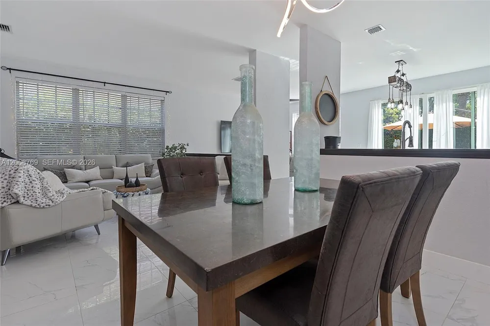 3850 NW 90th Way Sunrise, FL 33351