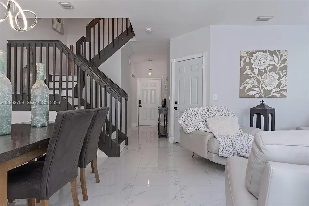 3850 NW 90th Way Sunrise, FL 33351