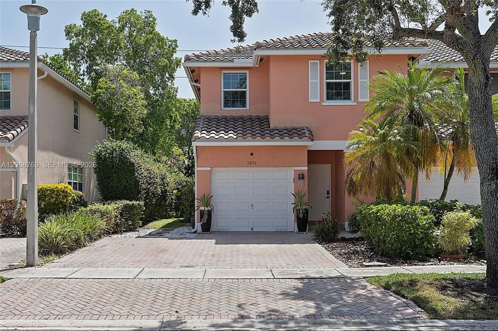 3850 NW 90th Way Sunrise, FL 33351