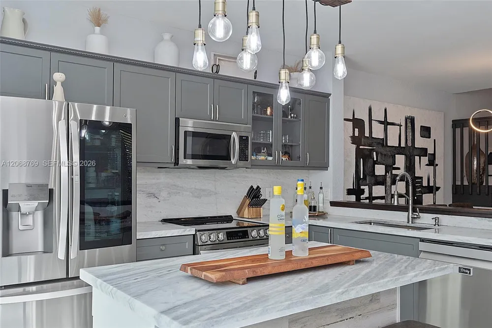 3850 NW 90th Way Sunrise, FL 33351