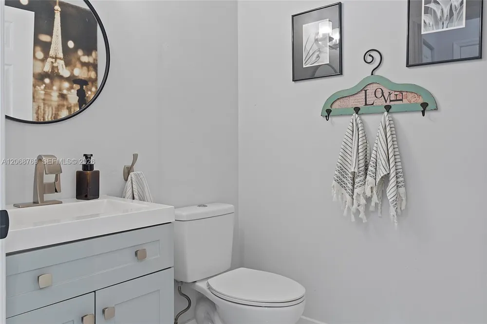 3850 NW 90th Way Sunrise, FL 33351