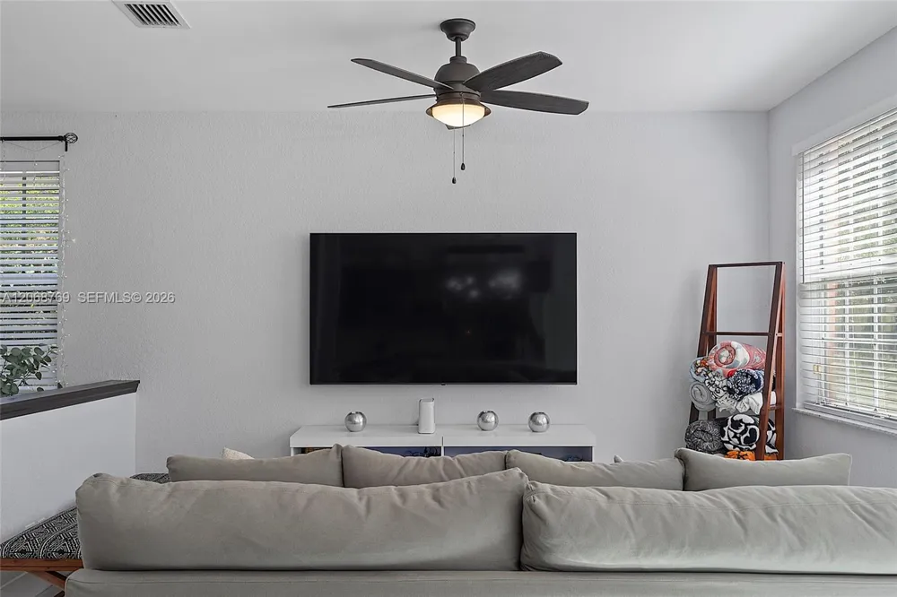 3850 NW 90th Way Sunrise, FL 33351