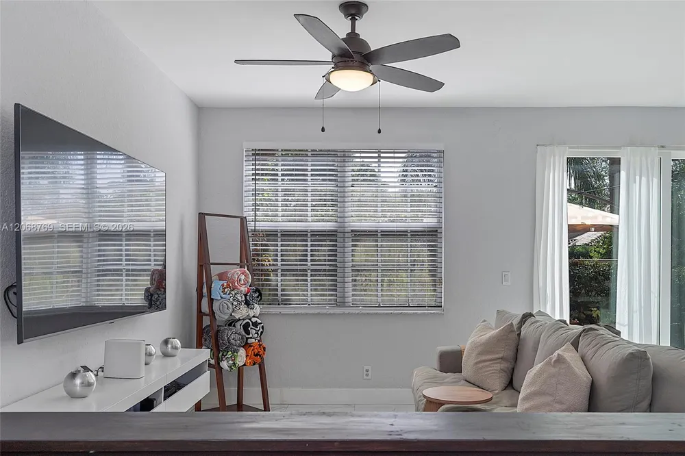 3850 NW 90th Way Sunrise, FL 33351