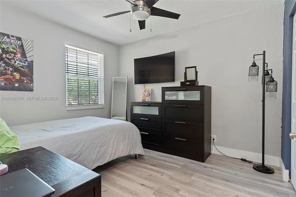 3850 NW 90th Way Sunrise, FL 33351