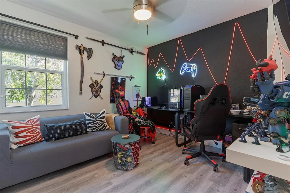 3850 NW 90th Way Sunrise, FL 33351