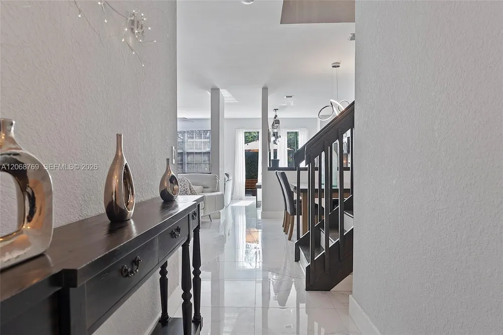 3850 NW 90th Way Sunrise, FL 33351