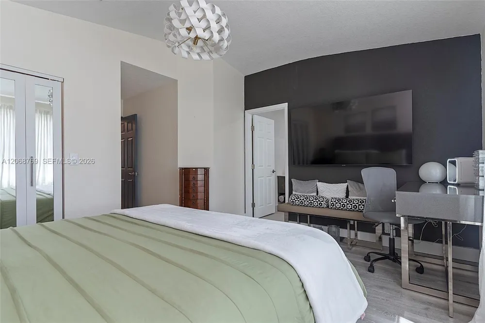 3850 NW 90th Way Sunrise, FL 33351
