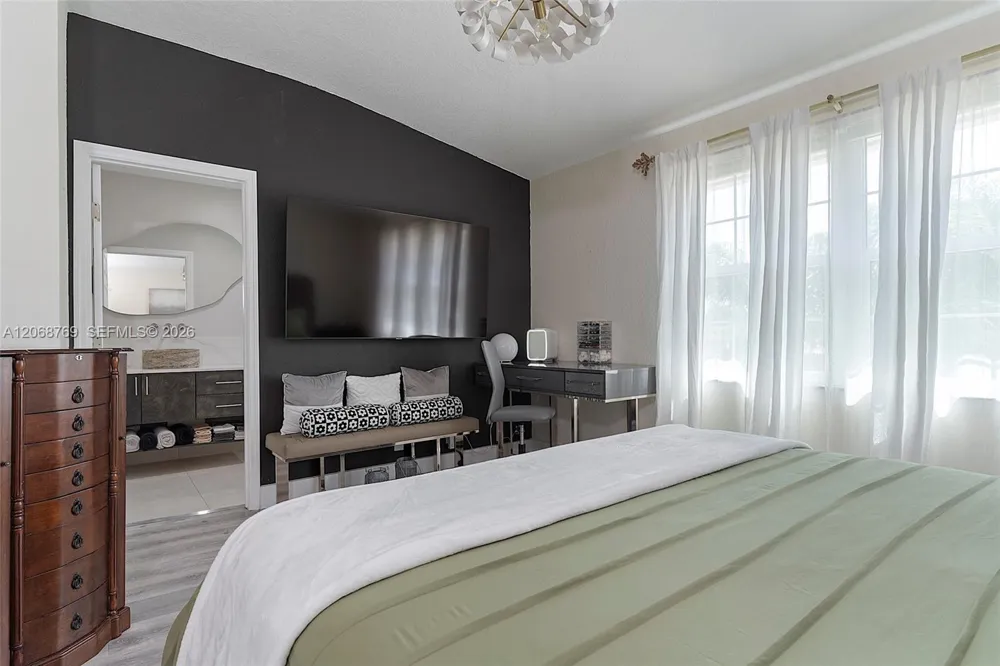3850 NW 90th Way Sunrise, FL 33351