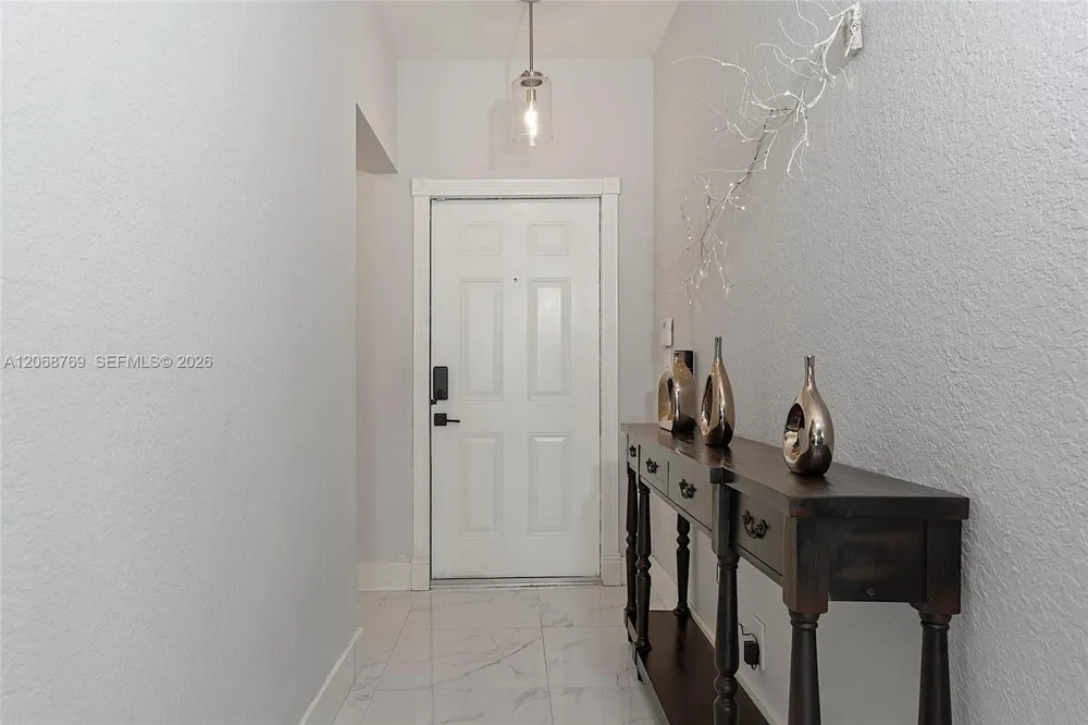 3850 NW 90th Way Sunrise, FL 33351