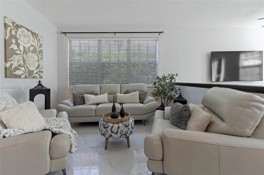 3850 NW 90th Way Sunrise, FL 33351