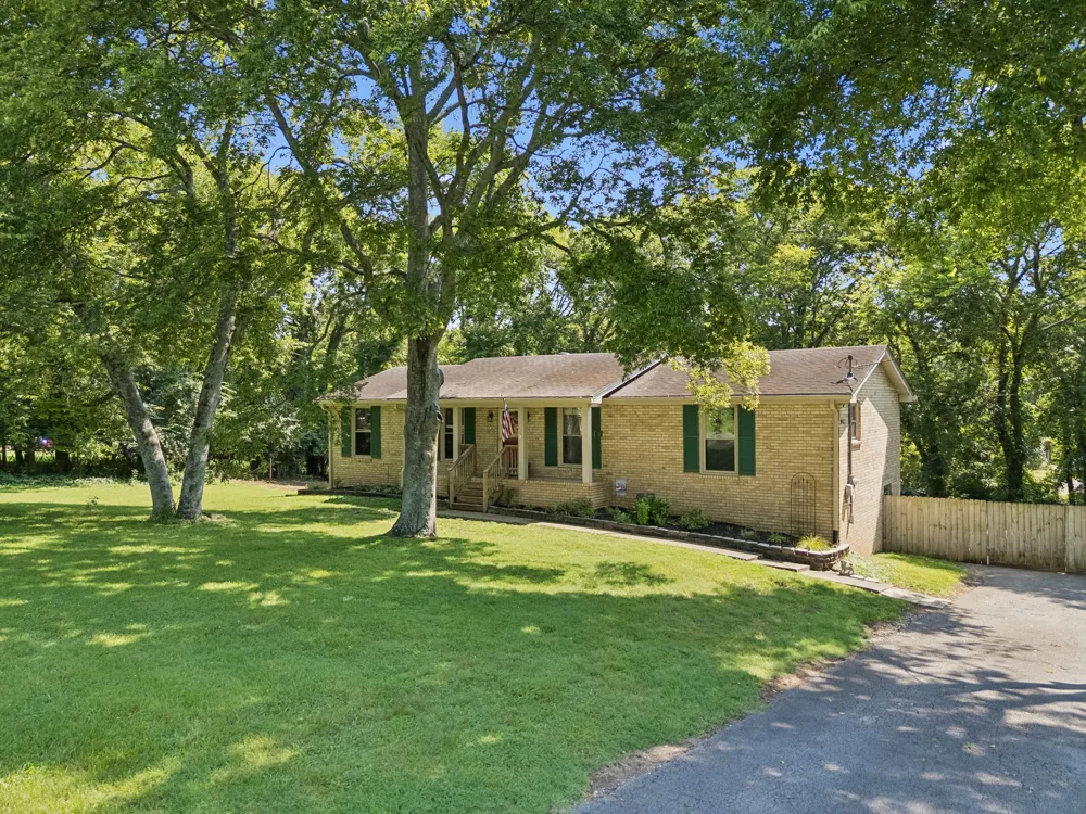 609 Clifton Dr Goodlettsville, TN 37072