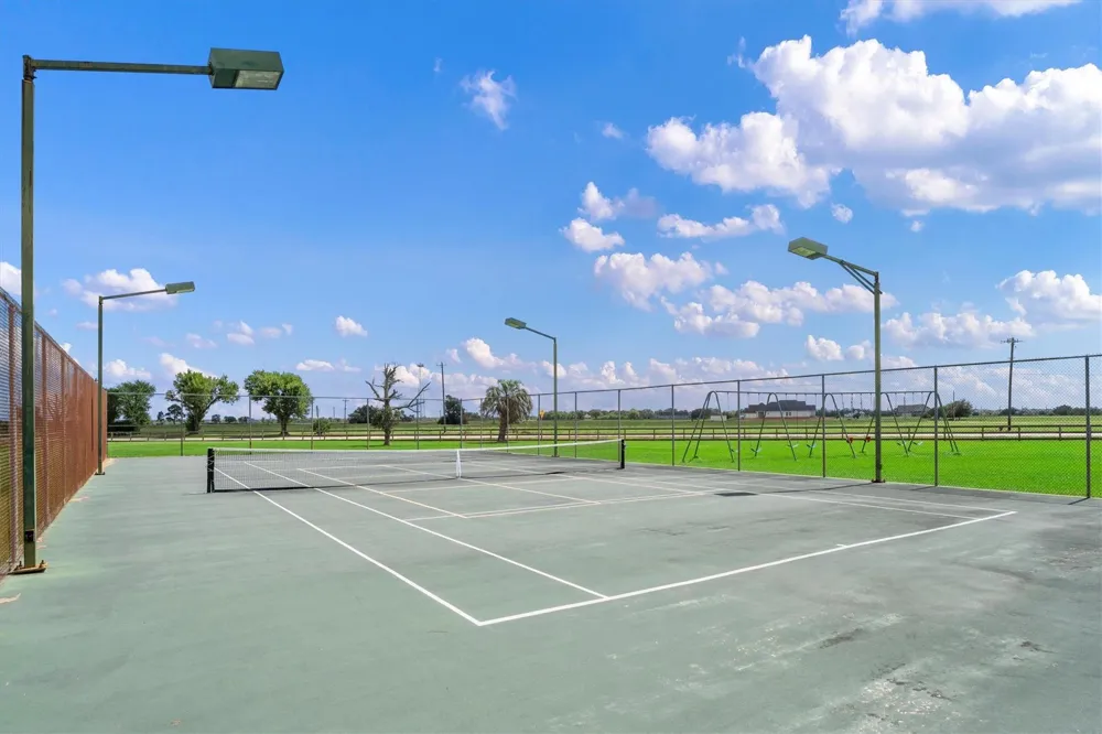 41614 Cherokee Trail Angleton, TX 77515