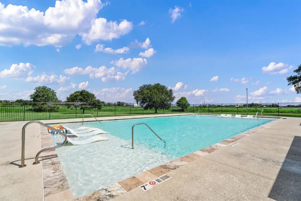 41614 Cherokee Trail Angleton, TX 77515