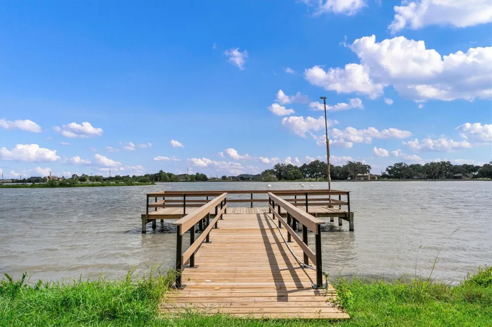 41614 Cherokee Trail Angleton, TX 77515