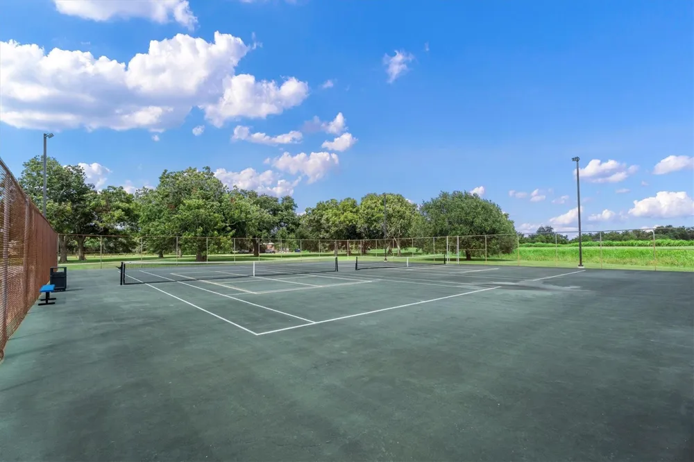 41614 Cherokee Trail Angleton, TX 77515