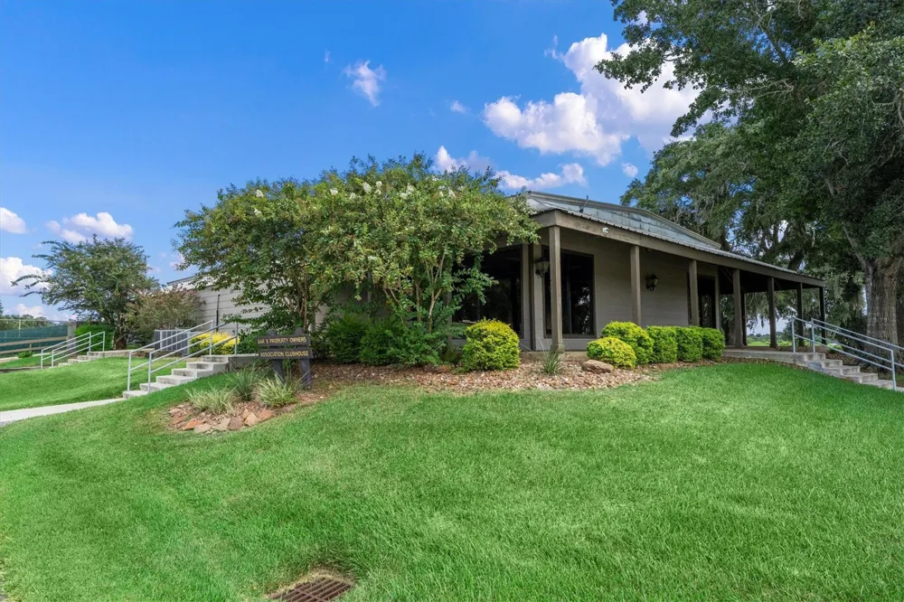41614 Cherokee Trail Angleton, TX 77515