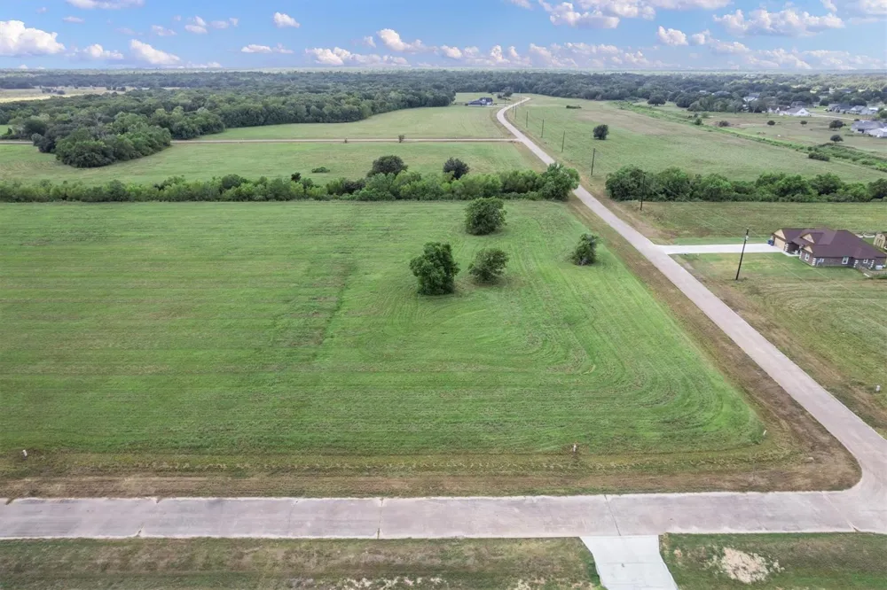 41614 Cherokee Trail Angleton, TX 77515