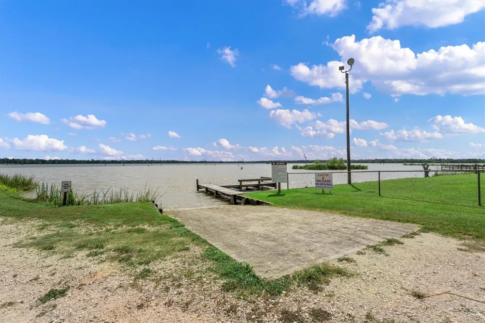 41614 Cherokee Trail Angleton, TX 77515