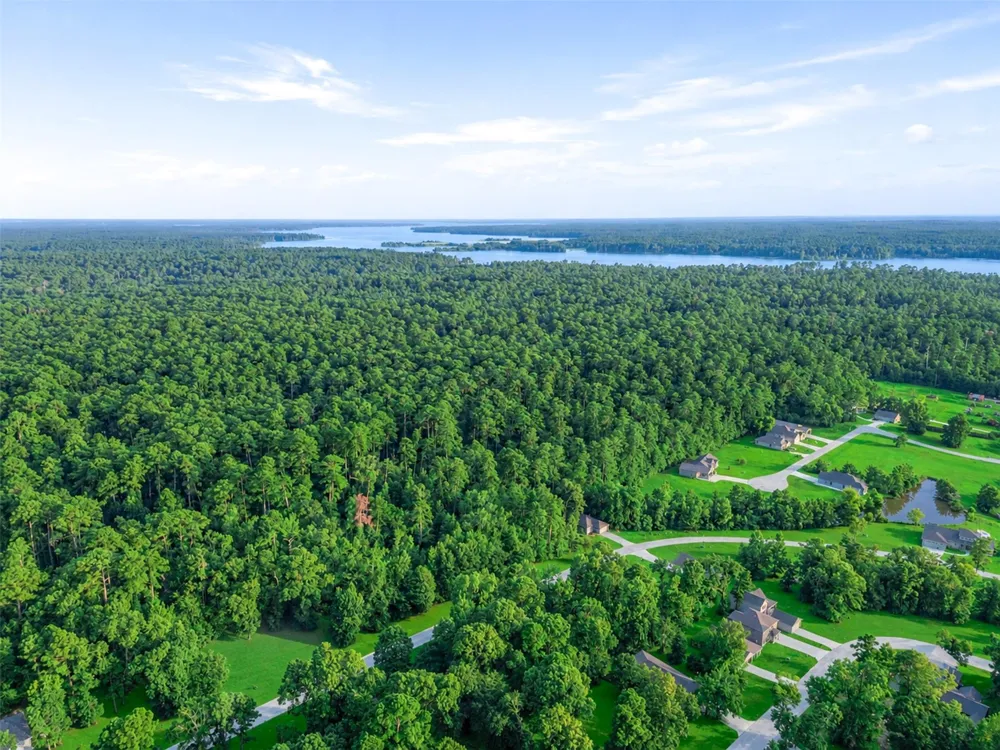 100 Forest Drive Huntsville, TX 77340