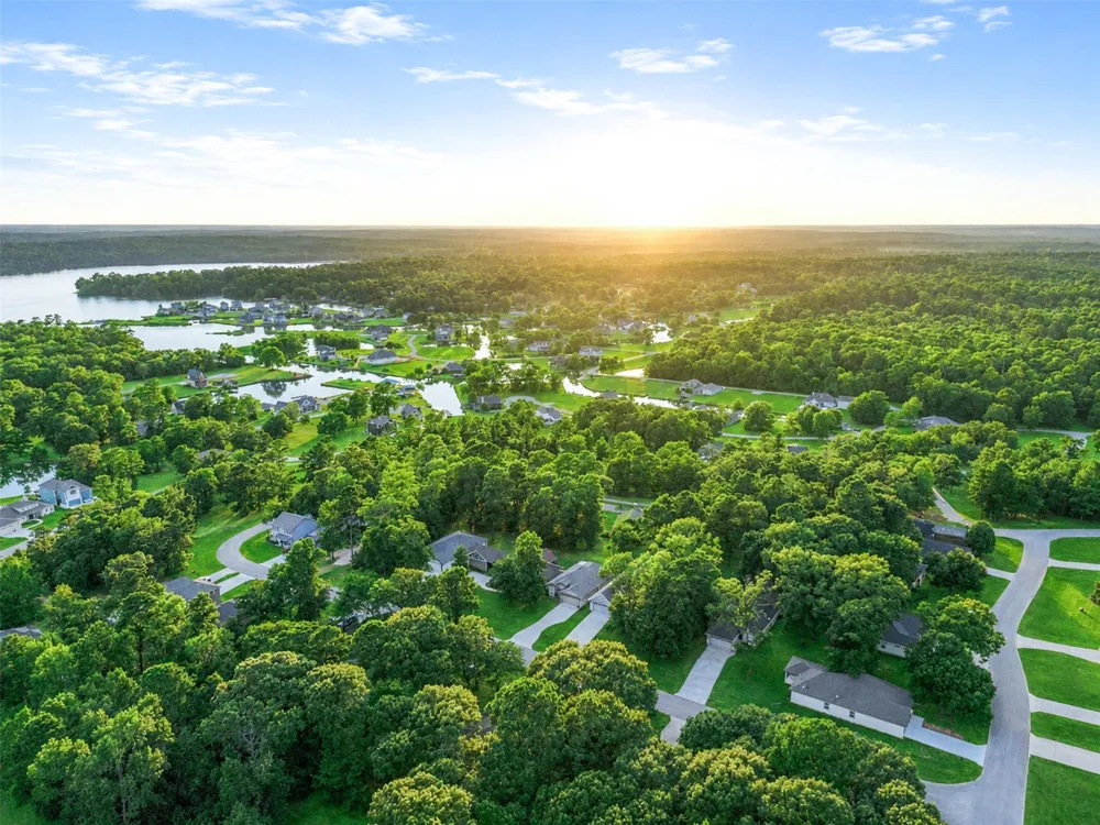 100 Forest Drive Huntsville, TX 77340