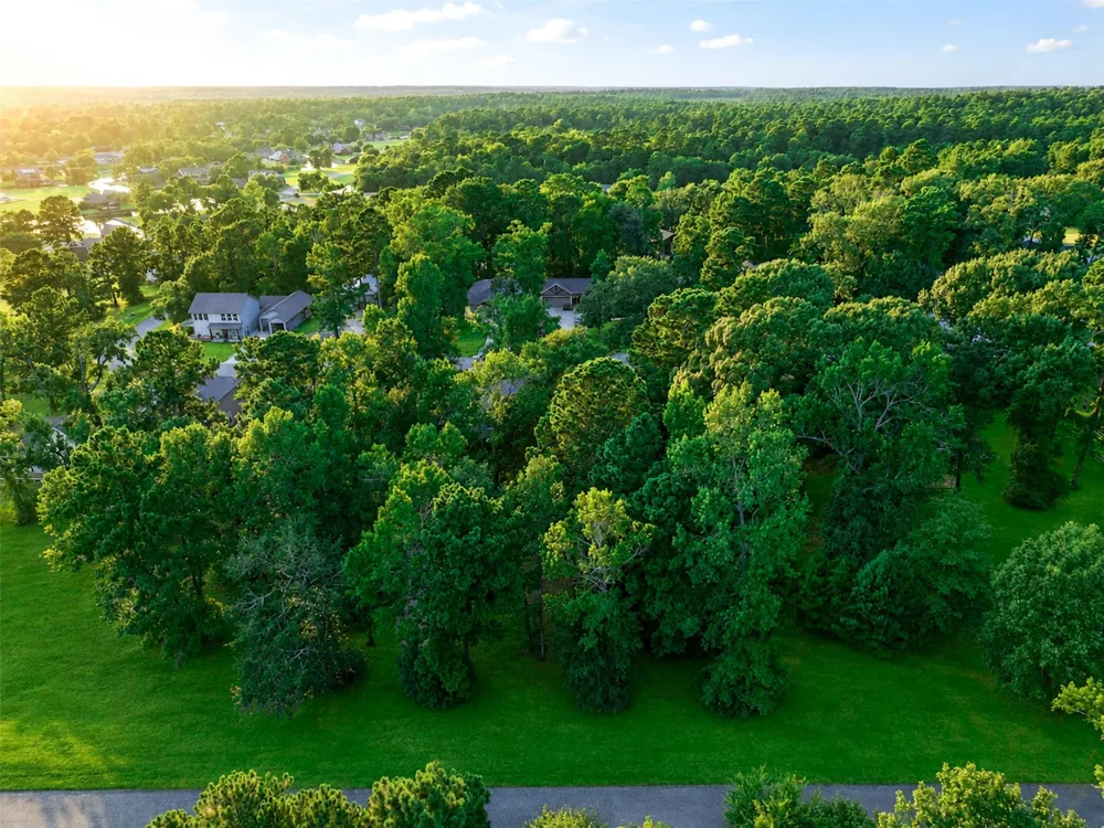 100 Forest Drive Huntsville, TX 77340