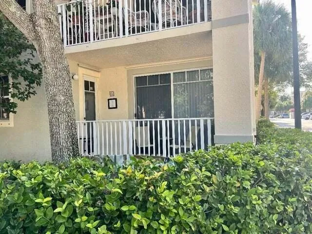 4736 Chancellor Drive #13 Jupiter, FL 33458