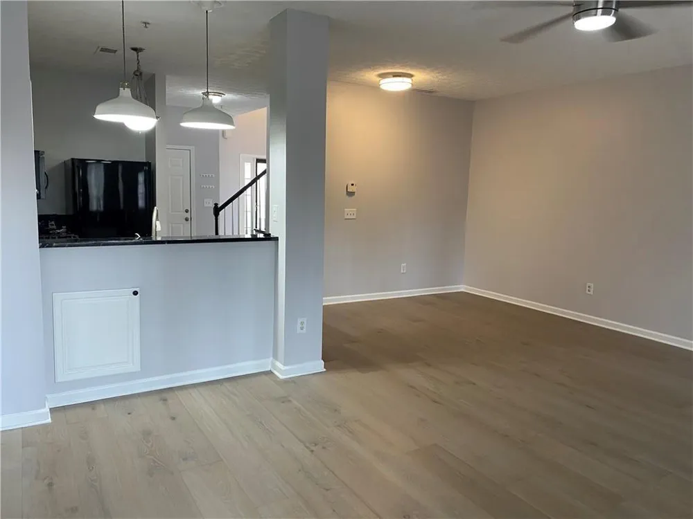 102 Creekwood Drive Woodstock, GA 30188