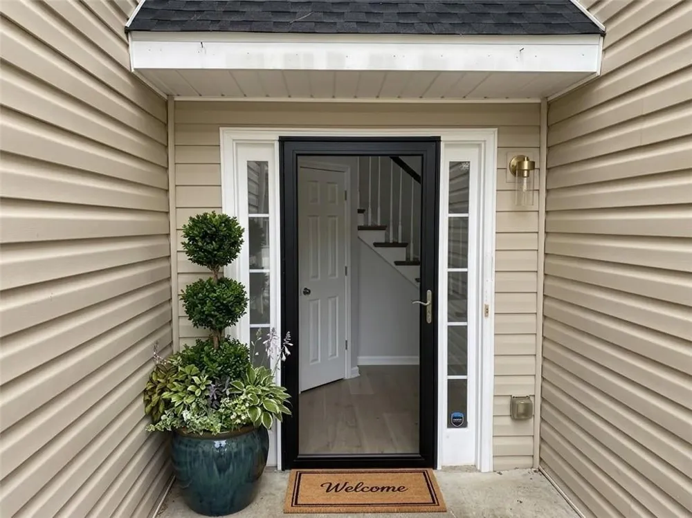 102 Creekwood Drive Woodstock, GA 30188