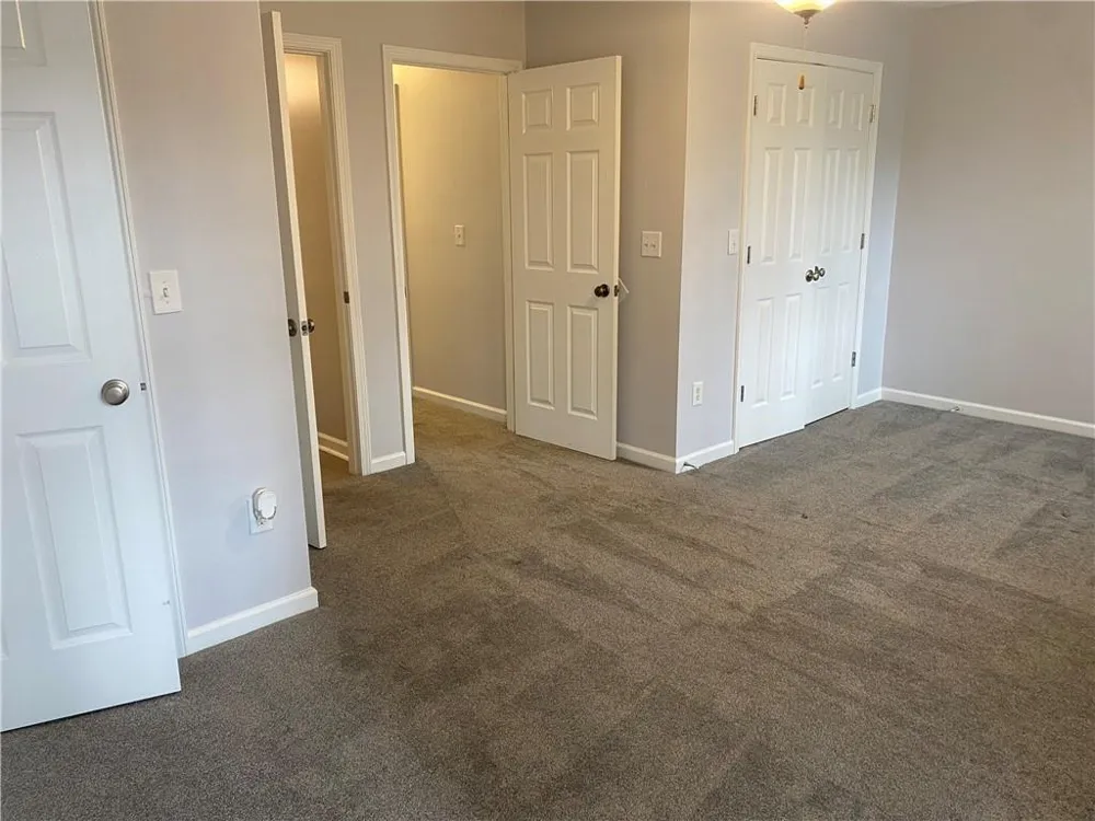 102 Creekwood Drive Woodstock, GA 30188