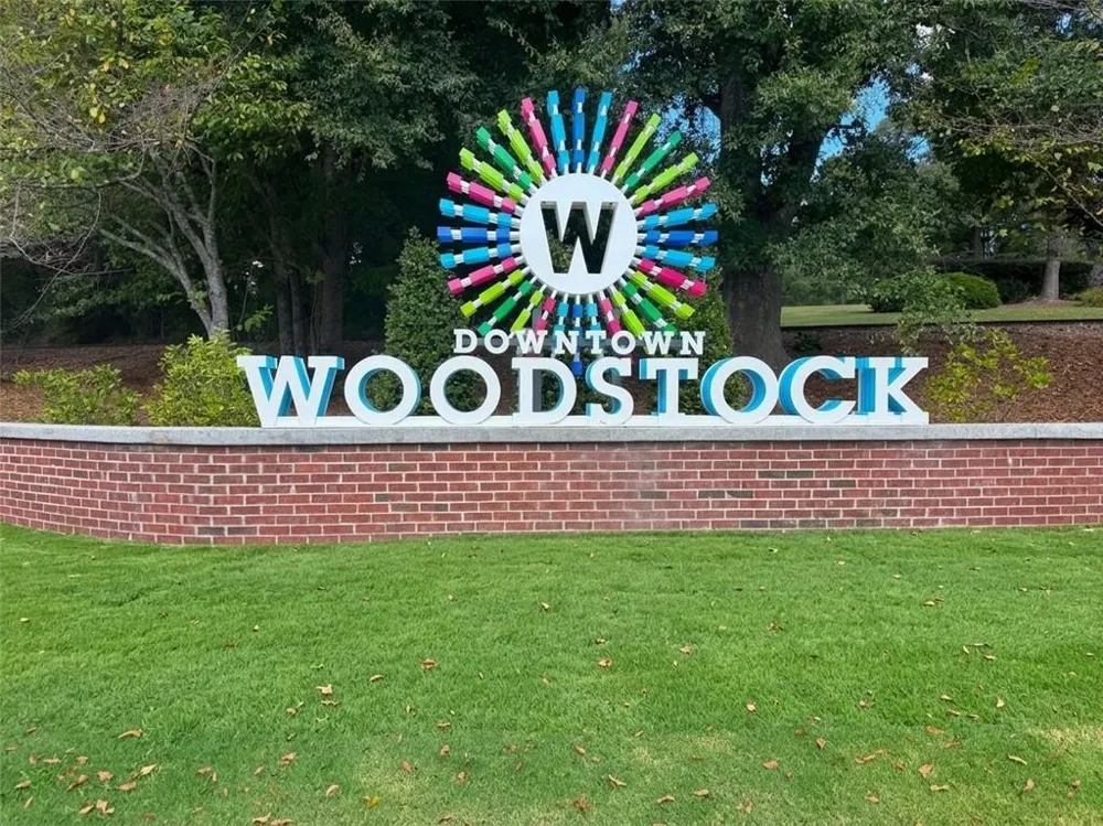 102 Creekwood Drive Woodstock, GA 30188