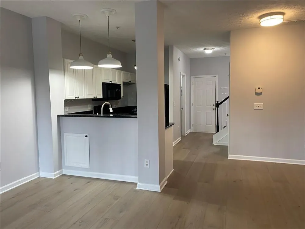102 Creekwood Drive Woodstock, GA 30188