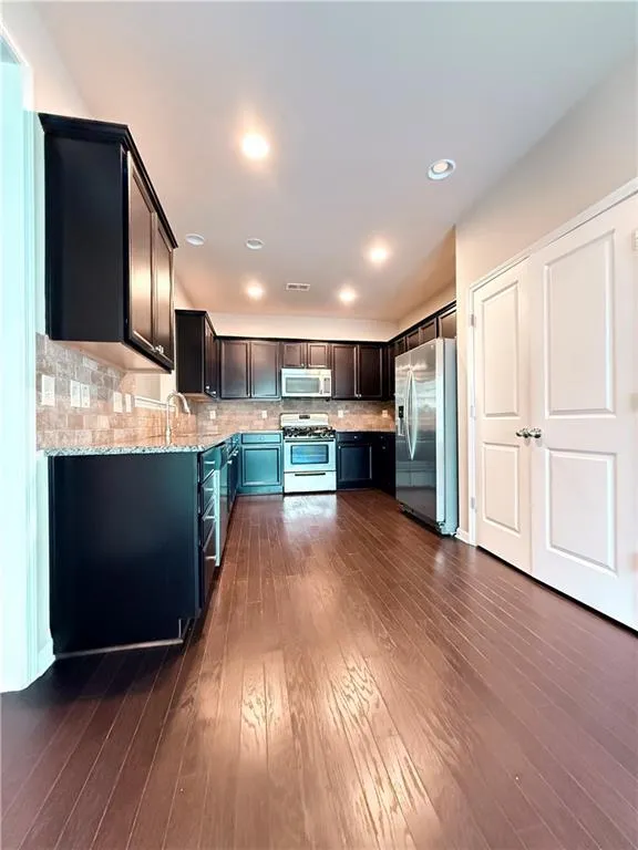 338 Privet Circle Suwanee, GA 30024