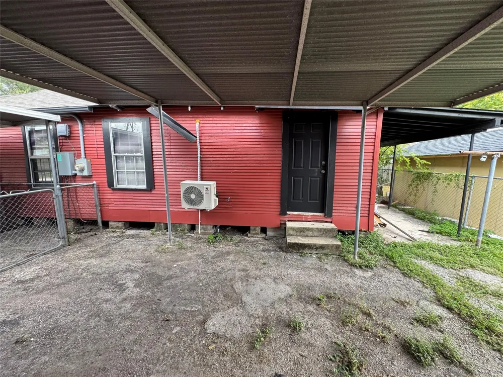 1504 Luzon Street Houston, TX 77009