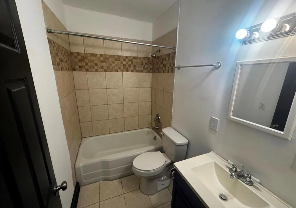 1504 Luzon Street Houston, TX 77009