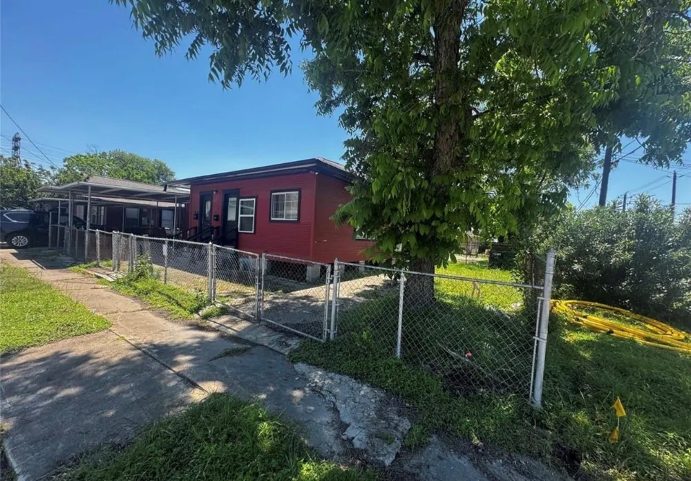 1504 Luzon Street Houston, TX 77009