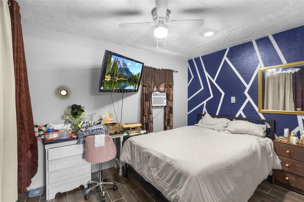 4965 Park St Beaumont, TX 77705
