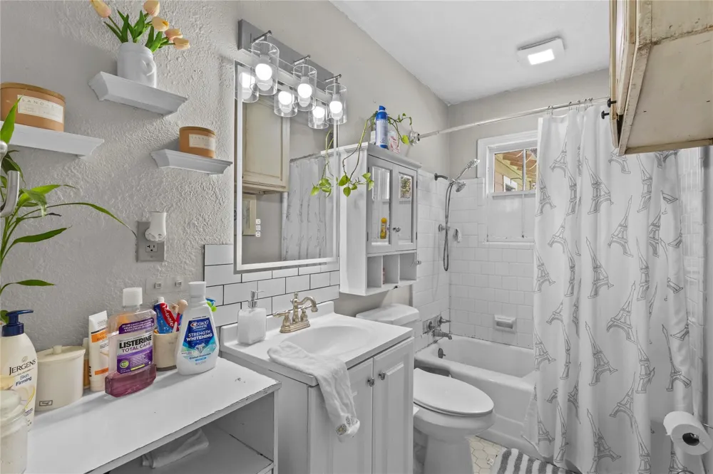 4965 Park St Beaumont, TX 77705