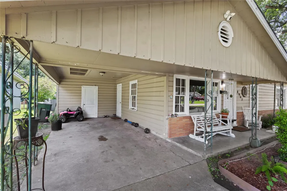 4965 Park St Beaumont, TX 77705